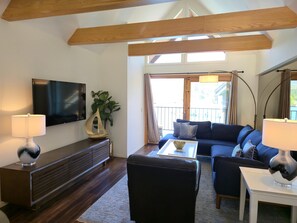 Smart TV, fireplace - Tahoe Vista Inn Suite 6 (Tahoe Vista)