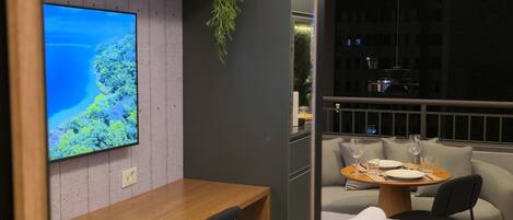 1 habitación, tabla de planchar con plancha, wifi y ropa de cama