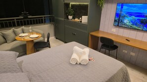 1 chambre, fer et planche à repasser, Wi-Fi, literie fournie