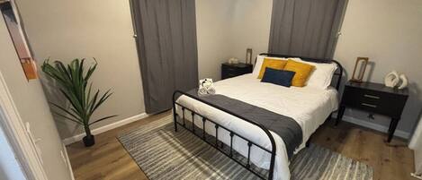 2 chambres, fer et planche à repasser, Wi-Fi gratuit, draps fournis