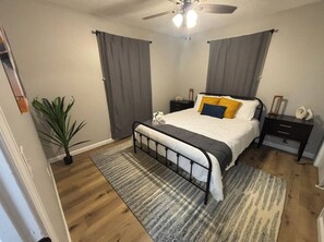 2 chambres, fer et planche Ă repasser, Wi-Fi gratuit, draps fournis