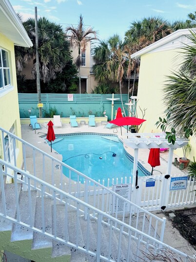 Penguins on the Beach  2BR Steps to Beach & Downtown w/pool  Unit 5