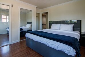 4 bedrooms, desk, iron/ironing board, travel cot