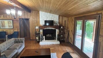 TV, fireplace, DVD player