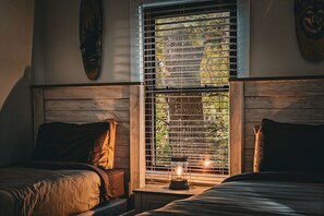 2 bedrooms, iron/ironing board, free WiFi, bed sheets