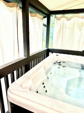 Bain à remous intérieur