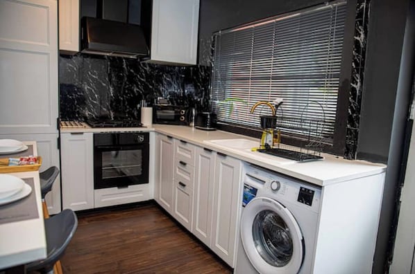Fridge, microwave, oven, stovetop