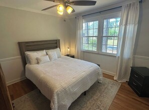 4 bedrooms, WiFi, bed sheets