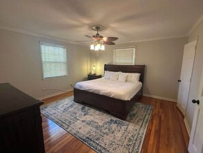 4 bedrooms, WiFi, bed sheets