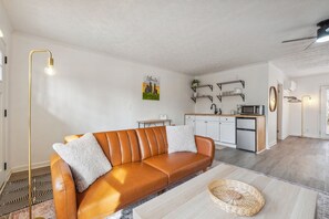 TV - Cozy Kennesaw Apartment Close to KSU w/ EV Charger (Kennesaw)