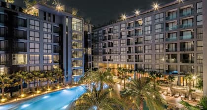 Infinity Sky Pool Walk to BeachC182