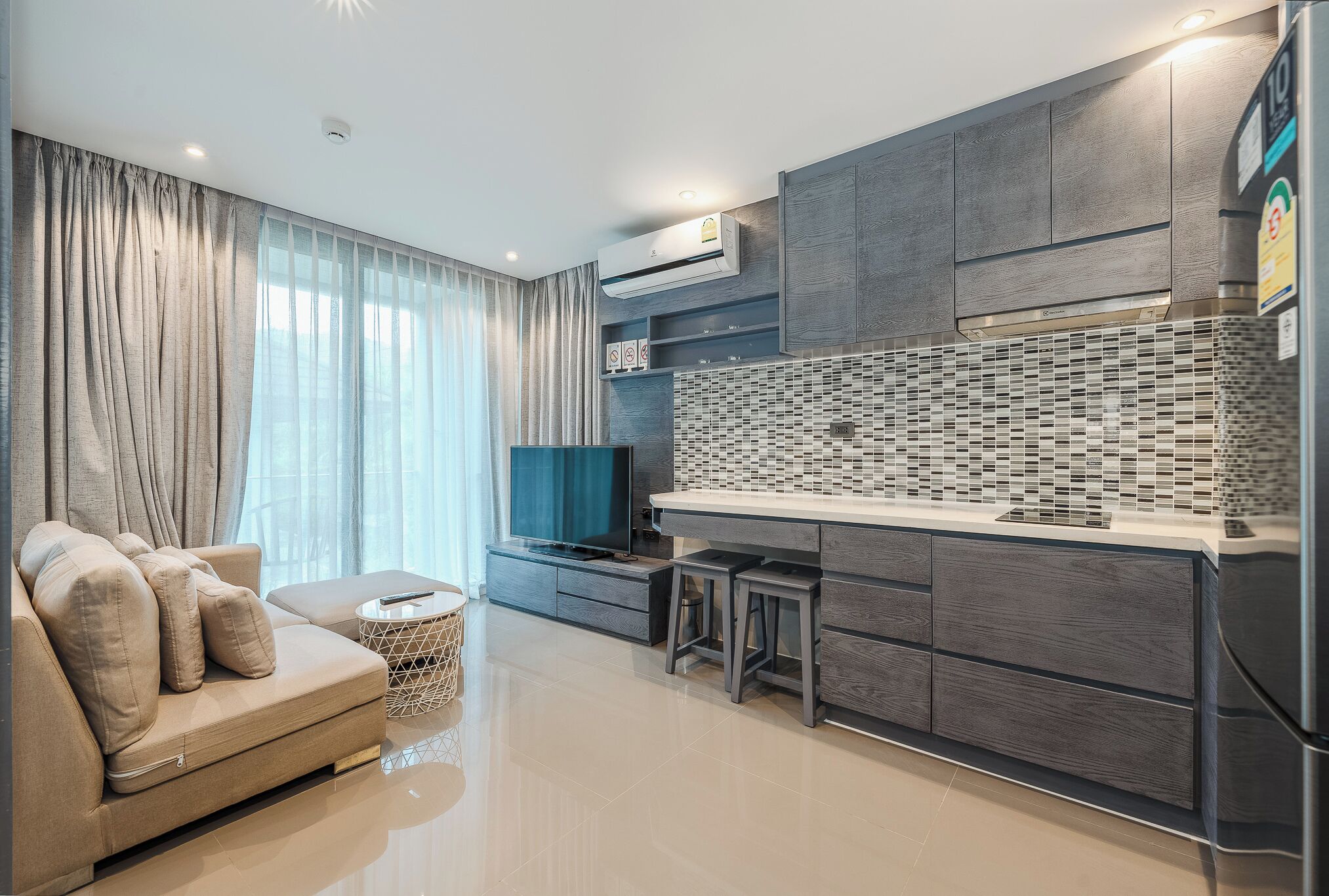 อพาร์ทเมนท์, ระเบียง | บริเวณนั่งเล่น