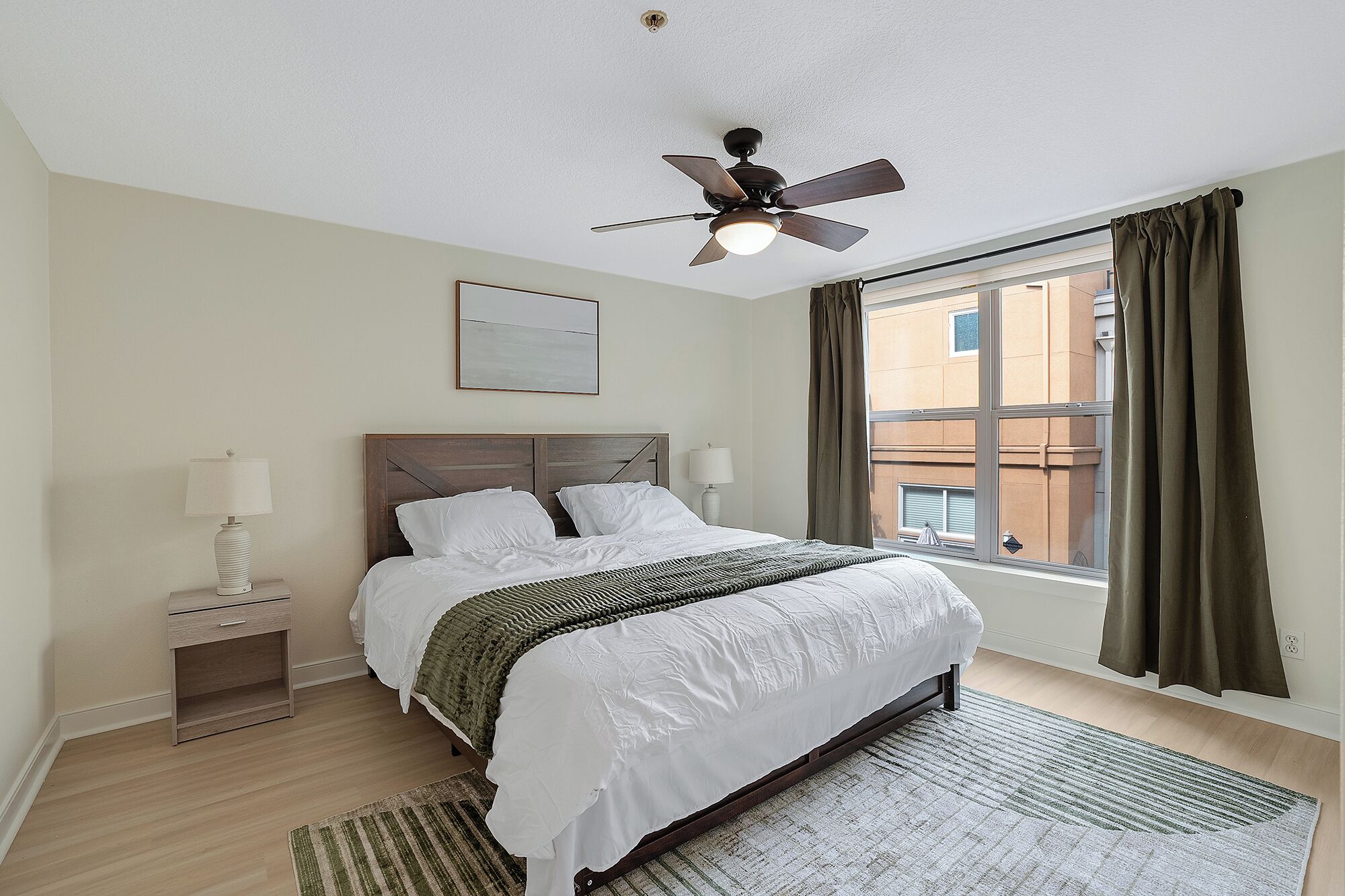 2 bedrooms, iron/ironing board, internet, bed sheets