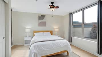 2 bedrooms, iron/ironing board, internet, bed sheets