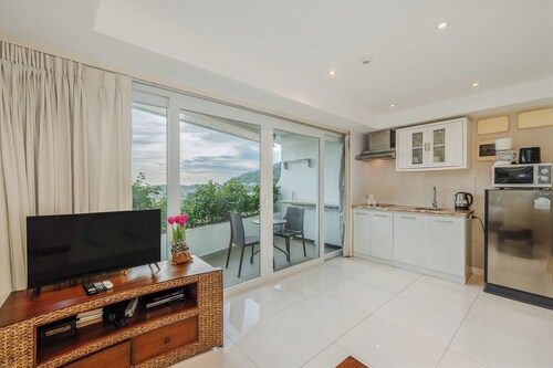 1BR Pool Sauna Near Viewpoint C196