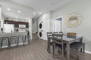 Dining - 4BR/3BA Near Disney | 2 Suites, Pool & Parking (Kissimmee)