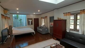 Room, 1 Bedroom, Accessible, Smoking | 1 bedroom