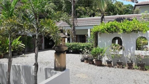 Room, 1 Bedroom, Accessible, Smoking | Property grounds