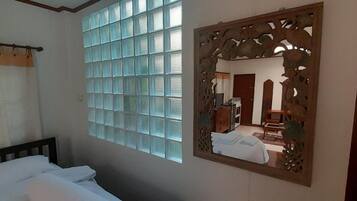 Room, 1 Bedroom, Accessible, Smoking | 1 bedroom