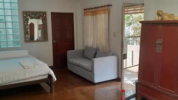 Room, 1 Bedroom, Accessible, Smoking | 1 bedroom