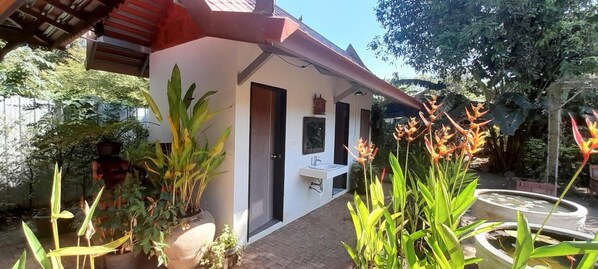 Room, 1 Bedroom, Accessible, Smoking | Property grounds