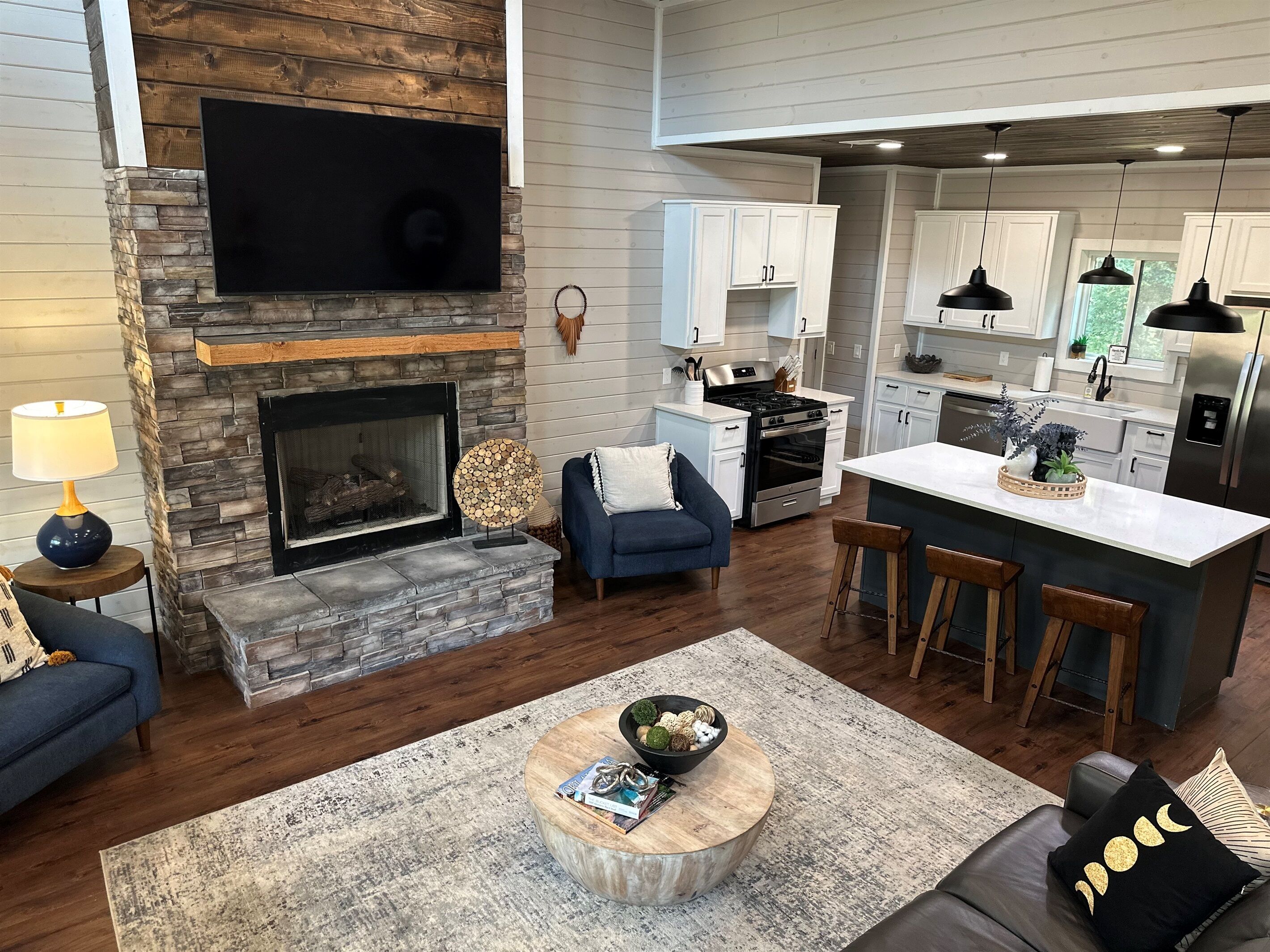 Smart TV, lareira, pebolim