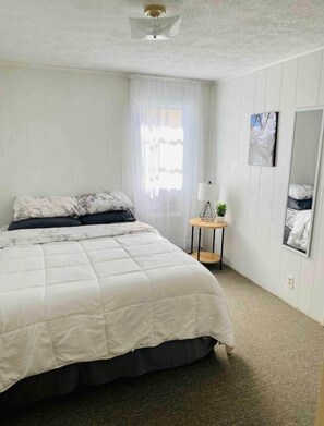 4 bedrooms, WiFi, bed sheets