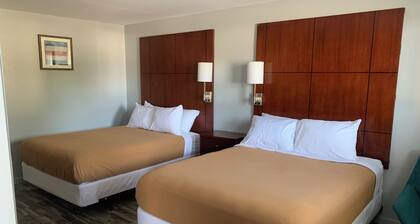 Newly remodeled 14-room hotel in charming St. Mary's .