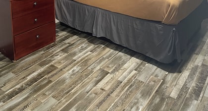 Newly remodeled 14-room hotel in charming St. Mary's .