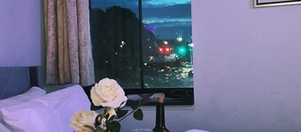 Downtown 4B2B Apt•Sleeps 8 • Walk to Convention Center