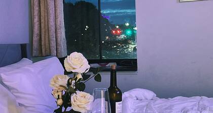 Downtown 4B2B Apt•Sleeps 8 • Walk to Convention Center