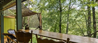 unique 1-bedroom apt Organic Farm&Resort in Murphy with AC