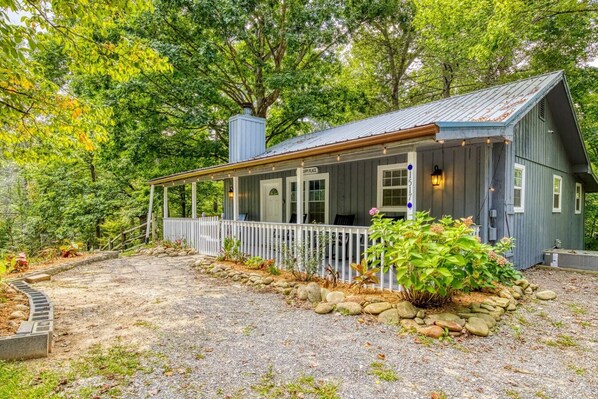 Exterior - Divine Retreat, private, great location (Sevierville)