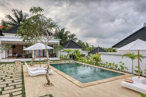 Outdoor pool - Kelingking Green Village (Penida Island)