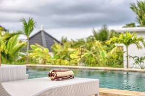 Outdoor pool - Kelingking Green Village (Penida Island)