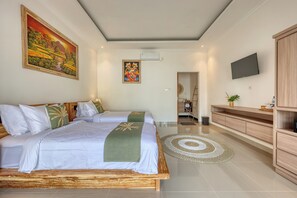 Economy Twin Room, Pool View | Free WiFi - Kelingking Green Village (Penida Island)