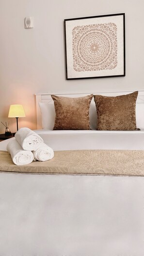 5 bedrooms, in-room safe, desk, iron/ironing board