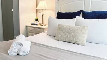 5 bedrooms, in-room safe, desk, iron/ironing board