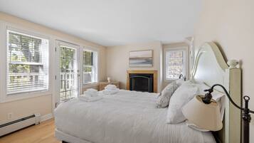 3 bedrooms, iron/ironing board, travel crib, free WiFi