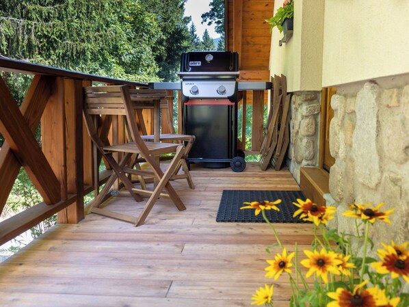 تناول الطعام بالخارج