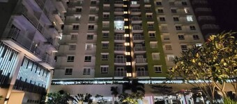 Central Davao Condo • Pool & Gym • Smart TV & Netflix • Near Mall & Night Market