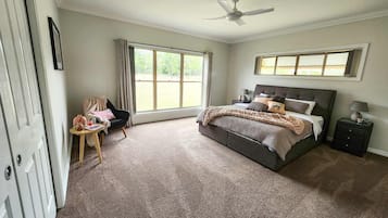 4 bedrooms, iron/ironing board, bed sheets