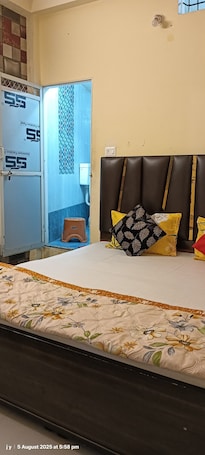 Habitación cuádruple | Wifi gratis. Parvati Home Stay Ujjjain