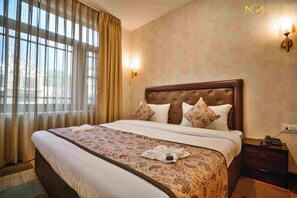Deluxe Double Room, 1 Double Bed, Mountain View | Desk, laptop workspace, free WiFi - New green meadows  (Srinagar)