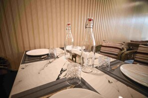 Restaurant - New green meadows  (Srinagar)