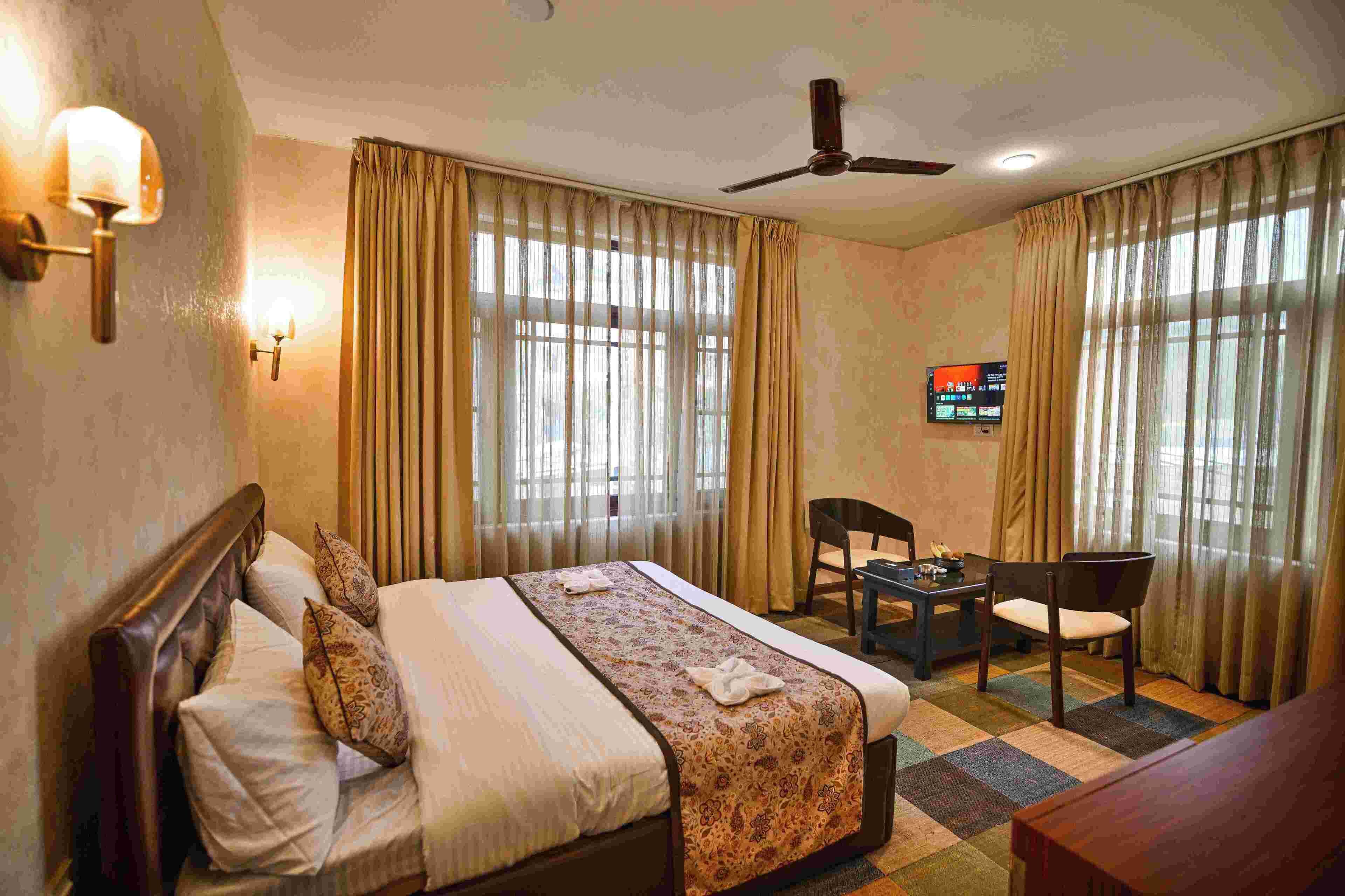 Comfort Double Room, Mountain View | Desk, laptop workspace, free WiFi