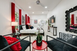 6 habitaciones, tabla de planchar con plancha, wifi y ropa de cama 