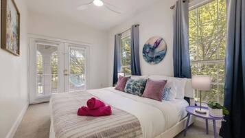 6 habitaciones, tabla de planchar con plancha, wifi y ropa de cama