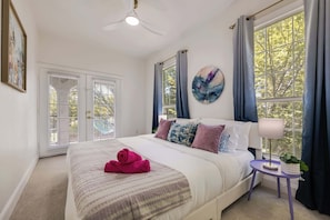 6 bedrooms, iron/ironing board, WiFi, bed sheets