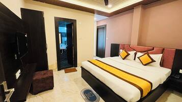 Deluxe Double Room, Air conditioning | View from room